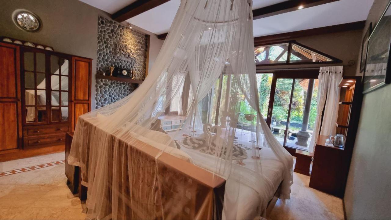 Avalon Ubud Castle & Spa Экстерьер фото