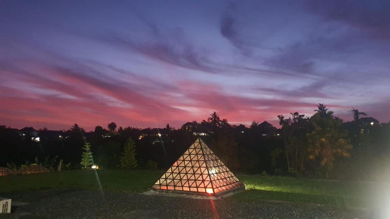 Avalon Ubud Castle & Spa Экстерьер фото