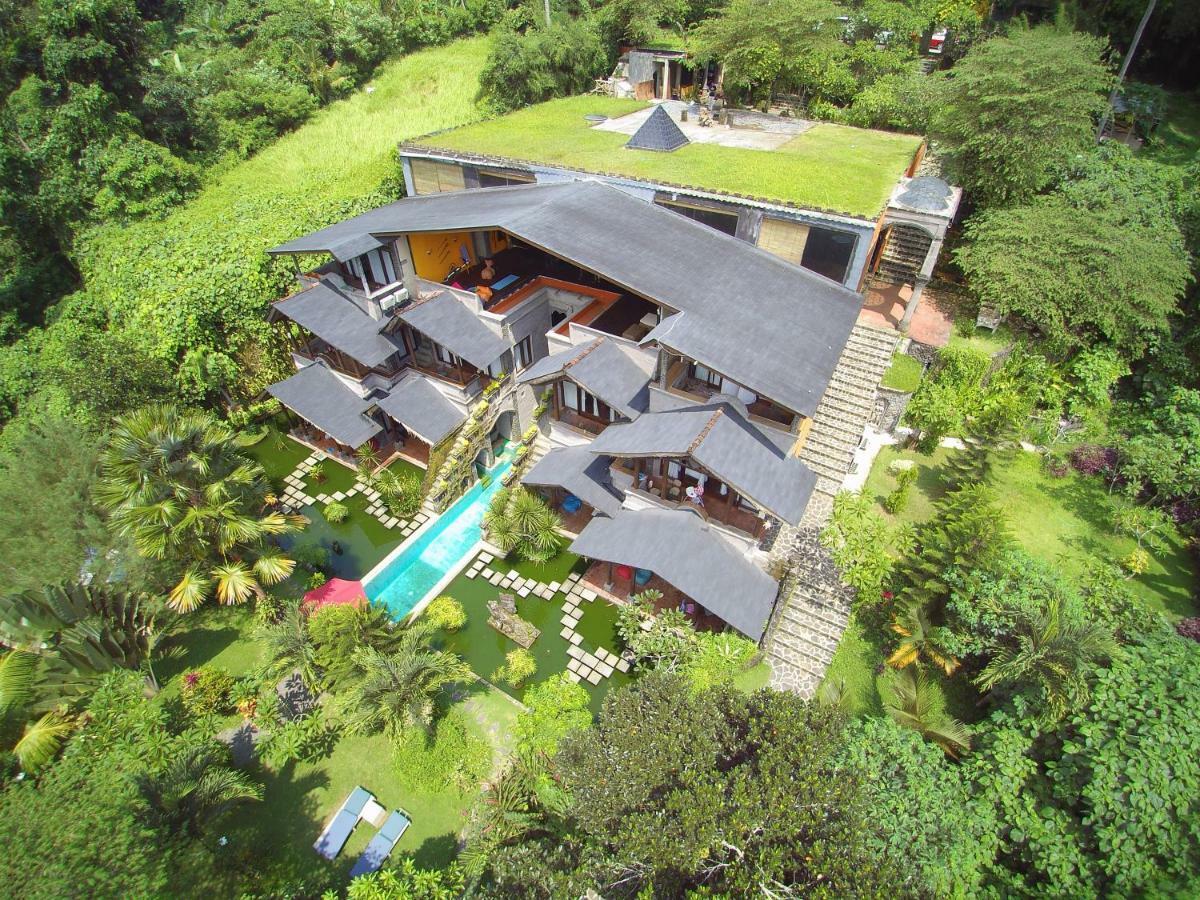 Avalon Ubud Castle & Spa Экстерьер фото